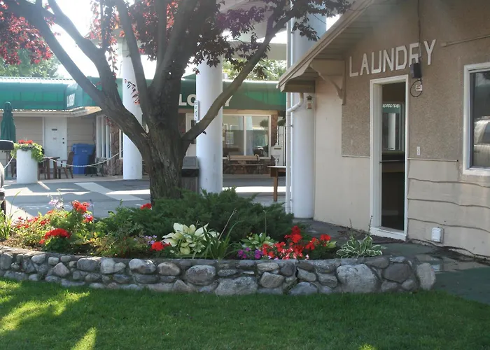 Okanagan Seasons Resort